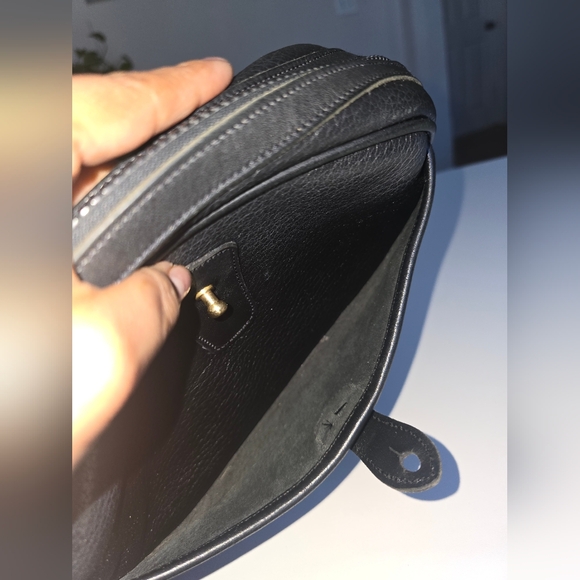 Dooney and Bourke awl leather camera crossbody Bag - Picture 9 of 14